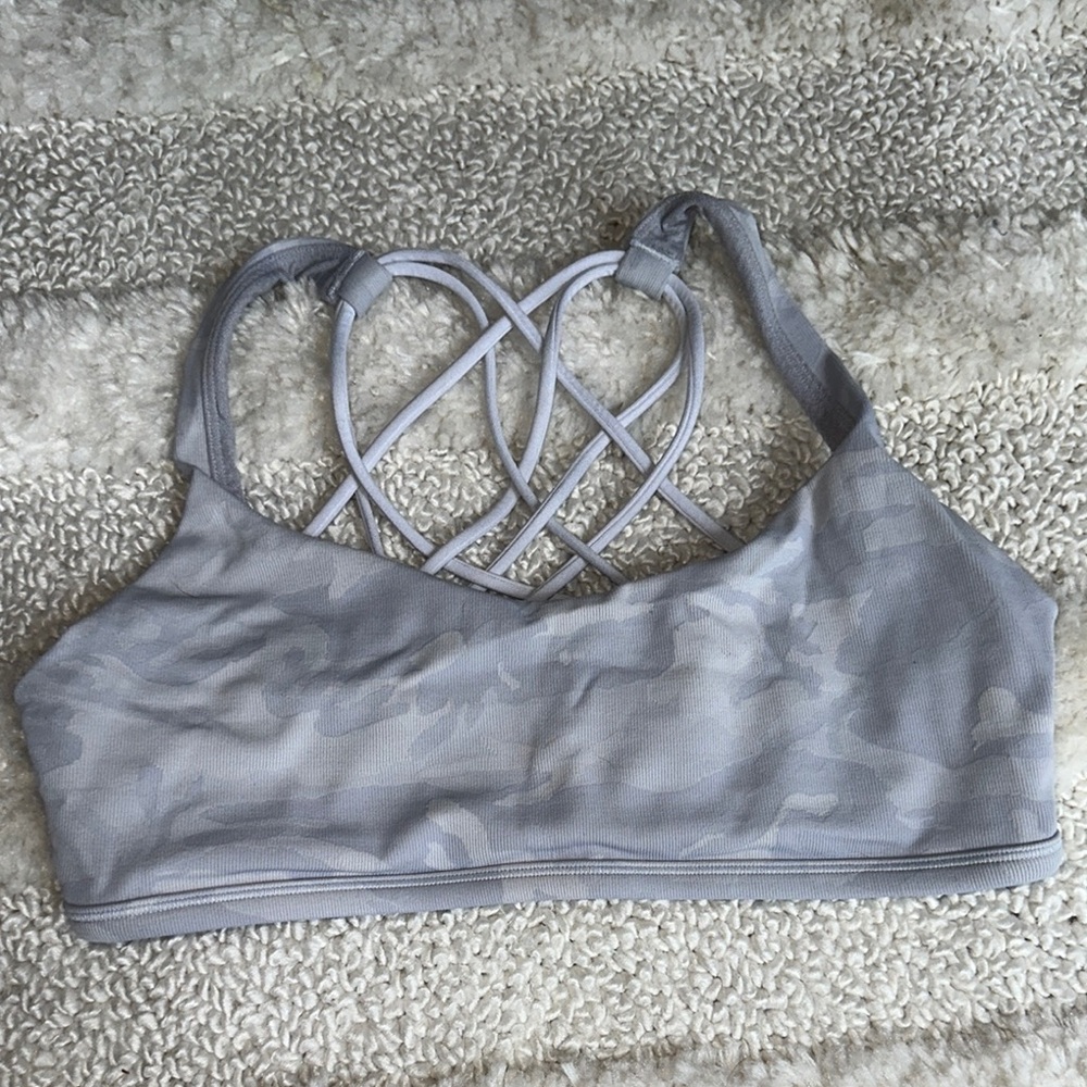 Lululemon Free to be Wild Strappy Women's Sports Bra size 8